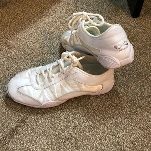 nfinity cheer shoes